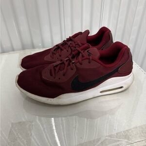 Nike Air max oketo Men's size 12 Red Athletic Shoes